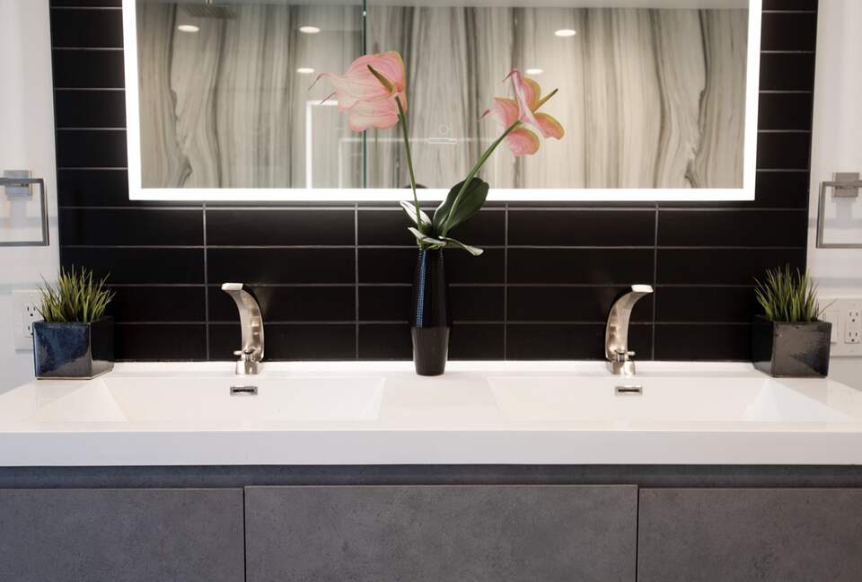 Villa de Vista | Luxury Home with Stunning Views and Fire Pit - Los Angeles, California