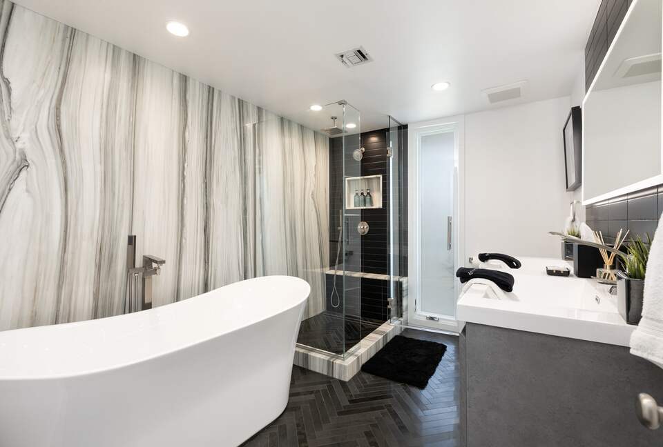 Villa de Vista | Luxury Home with Stunning Views and Fire Pit - Los Angeles, California