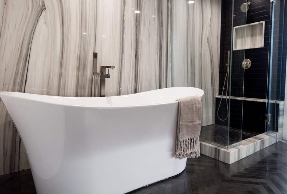 Villa de Vista | Luxury Home with Stunning Views and Fire Pit - Los Angeles, California