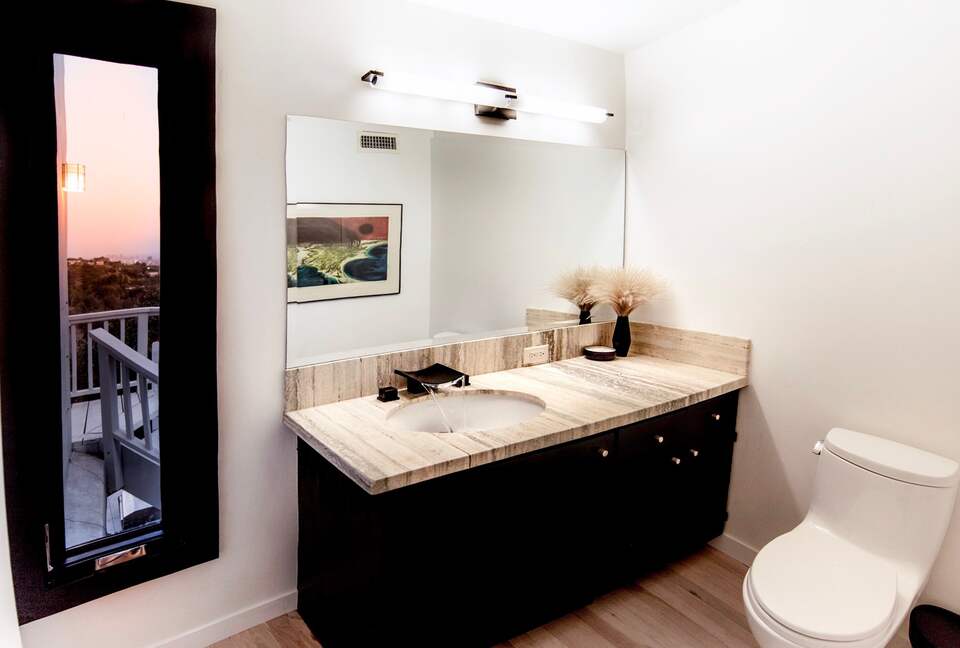 Villa de Vista | Luxury Home with Stunning Views and Fire Pit - Los Angeles, California