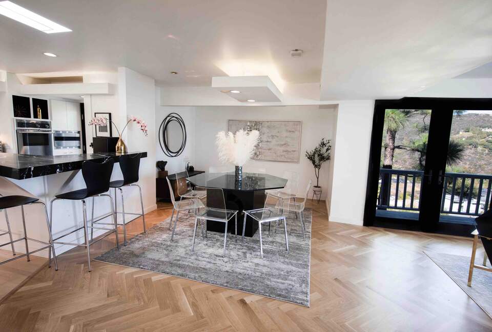 Villa de Vista | Luxury Home with Stunning Views and Fire Pit - Los Angeles, California