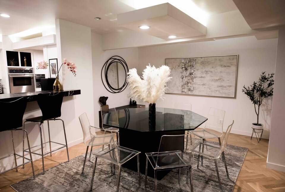 Villa de Vista | Luxury Home with Stunning Views and Fire Pit - Los Angeles, California