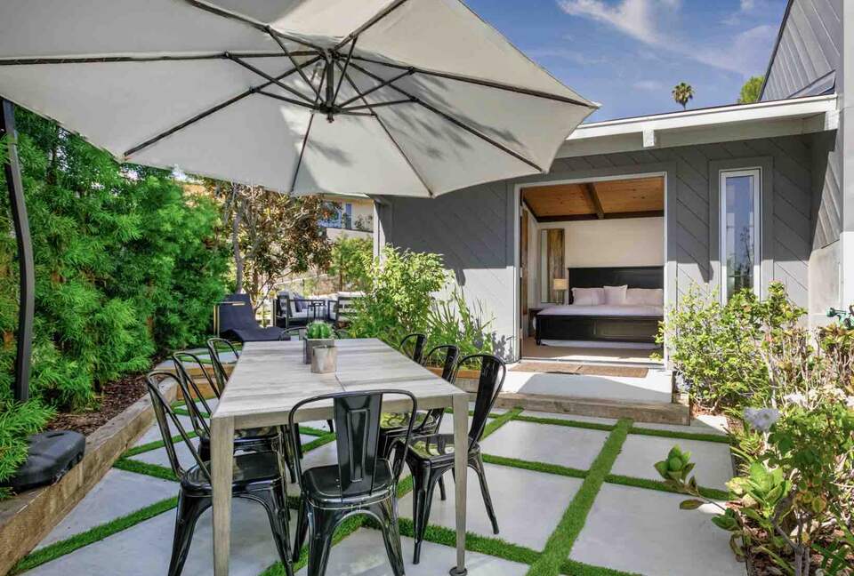 Villa de Vista | Luxury Home with Stunning Views and Fire Pit - Los Angeles, California