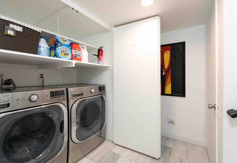 Villa de Vista | Luxury Home with Stunning Views and Fire Pit - Los Angeles, California