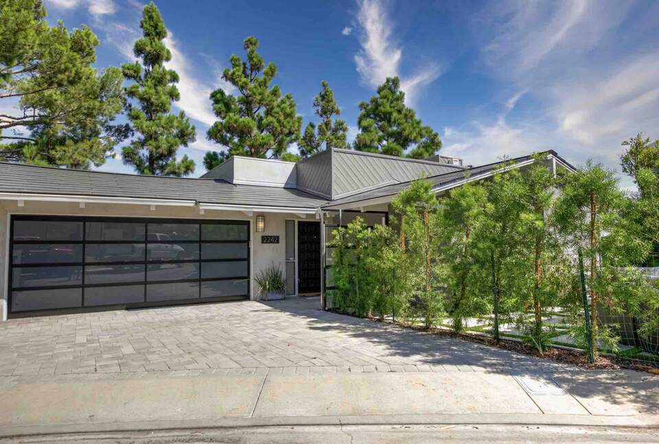 Villa de Vista | Luxury Home with Stunning Views and Fire Pit - Los Angeles, California