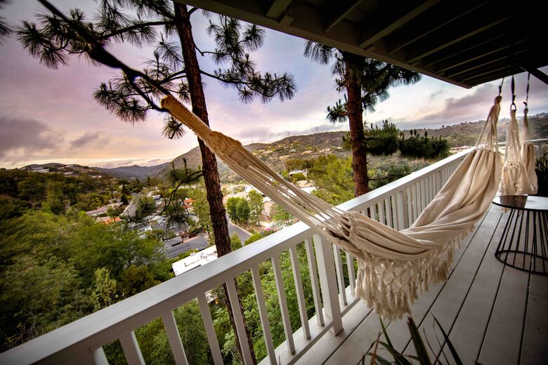 Villa de Vista | Luxury Home with Stunning Views and Fire Pit - Los Angeles, California