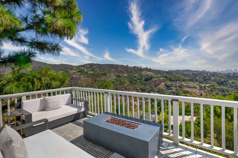 Villa de Vista | Luxury Home with Stunning Views and Fire Pit - Los Angeles, California