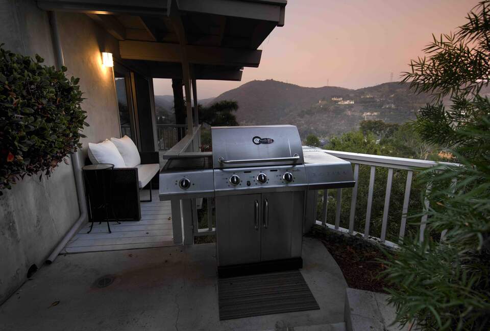 Villa de Vista | Luxury Home with Stunning Views and Fire Pit - Los Angeles, California