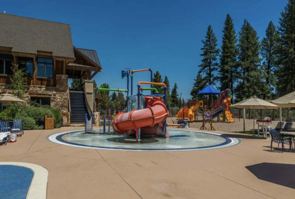 Old Greenwood 3 Bedroom Cabin | On Jack Nicklaus Golf Course -- Perfect for Ski and Summer! - Truckee, California