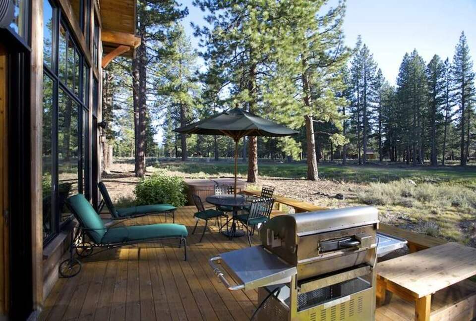 Old Greenwood 3 Bedroom Cabin | On Jack Nicklaus Golf Course -- Perfect for Ski and Summer! - Truckee, California