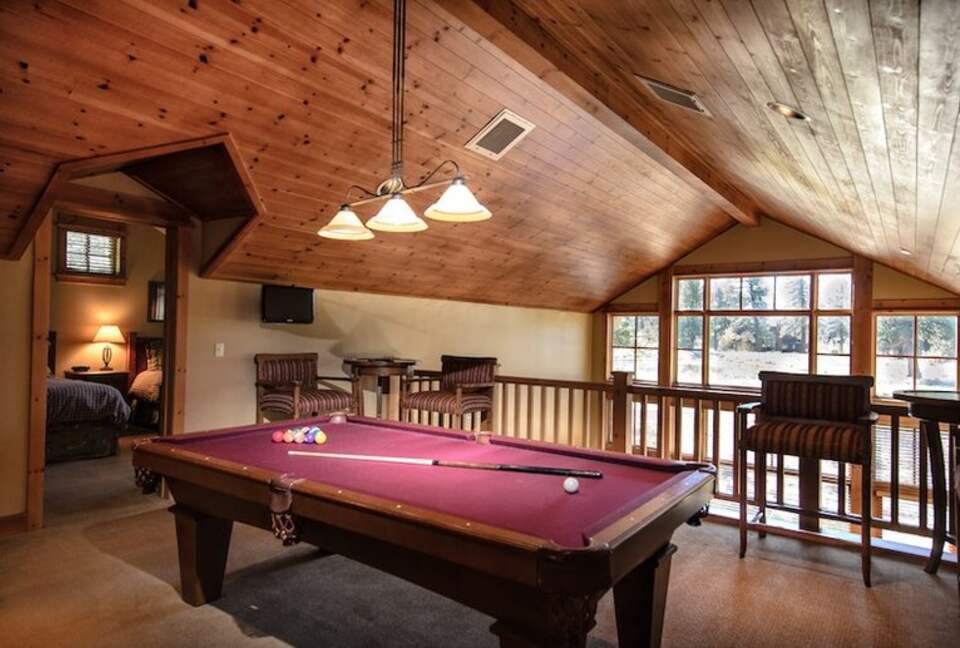 Old Greenwood 3 Bedroom Cabin | On Jack Nicklaus Golf Course -- Perfect for Ski and Summer! - Truckee, California