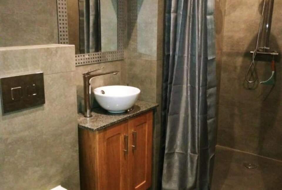 Salle de bain with chambres Agde, Bourge, Cannes