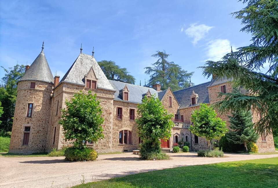 Master bedroom with balcony and view to three sides
