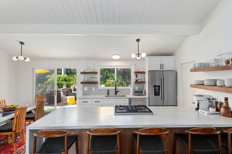 waterfall quartzite counter bar