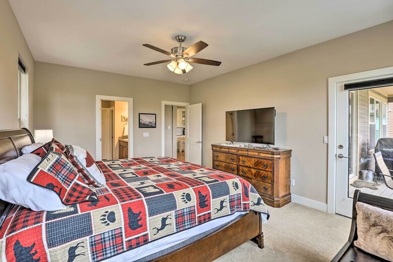 Relaxing Granby Retreat | With a Deck, Grill & Mountain Views - Granby, Colorado