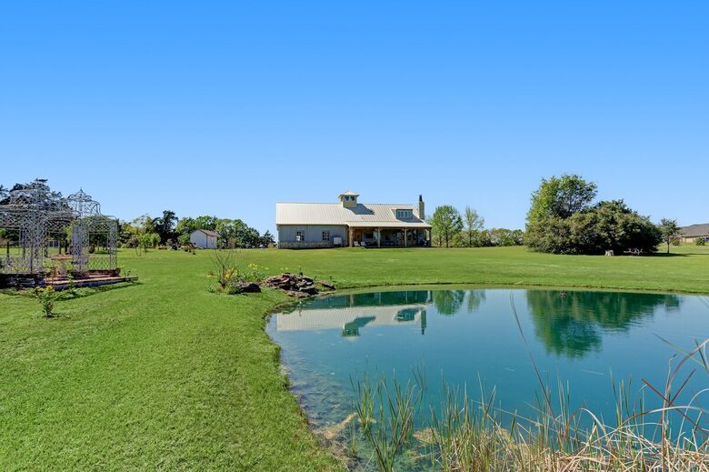 Little spot of Heaven | Watch the amazing sunsets - Brenham, Texas