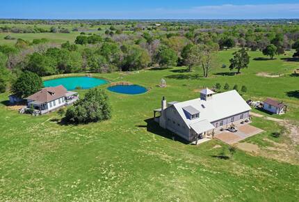 Brenham-Home/Barn | Amazing place to stay! - Brenham, Texas