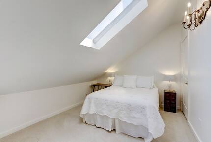 Brenham-Home/Barn & "Little Spot of Heaven" Vacation Retreat - Brenham, Texas