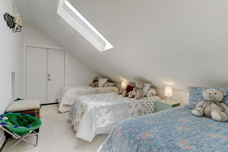 Brenham-Home/Barn & "Little Spot of Heaven" Vacation Retreat - Brenham, Texas