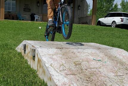 Brenham-Home/Barn & "Little Spot of Heaven" Vacation Retreat - Brenham, Texas