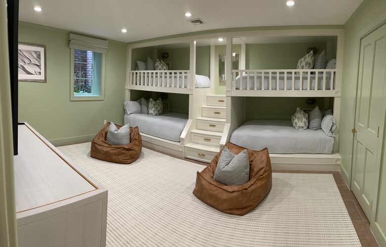 Hamptons Luxury House with Pool/Hot tub and Mature Garden 8 min walk to Beach - East Hampton, New York