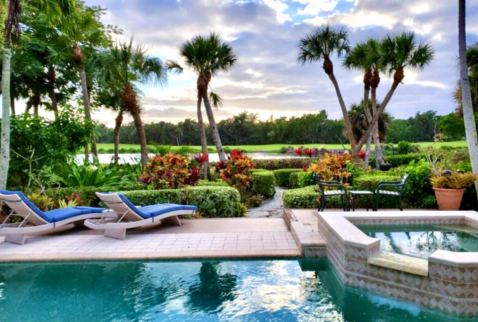 Sanibel Retreat on a Resort Island | Private country club golf course - Sanibel, Florida