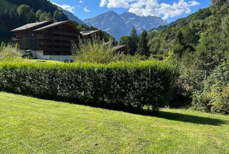 Riverside Mountain Retreat - Val-d'Illiez, Switzerland