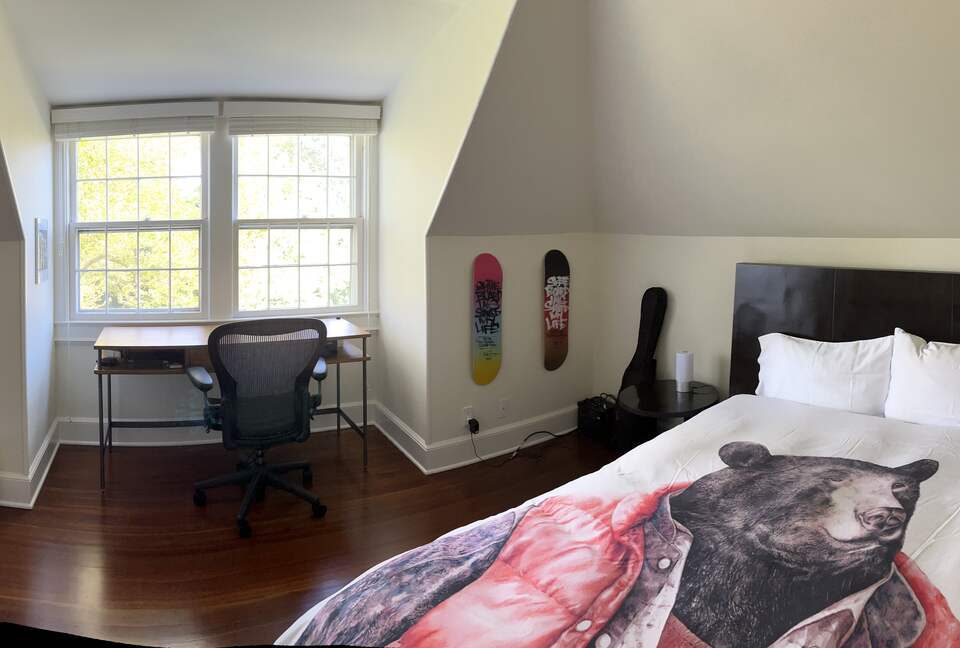 Hamptons Luxury House with Pool/Hot tub and Mature Garden 8 min walk to Beach - East Hampton, New York