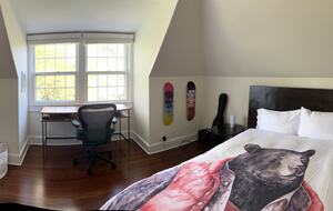 Hamptons Luxury House with Pool/Hot tub and Mature Garden 8 min walk to Beach