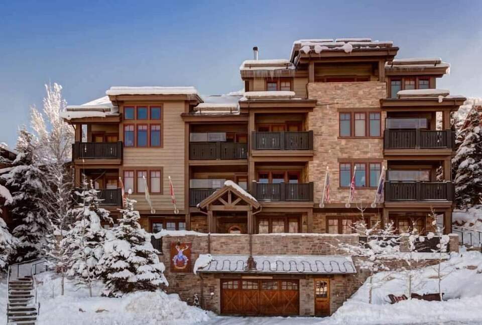 The Red Stag Lodge Deer Valley in winter.