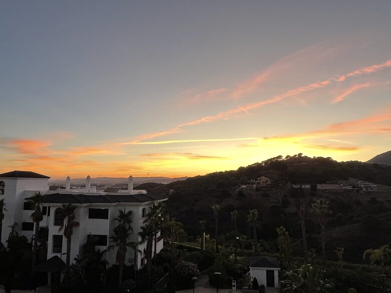 Beautiful, contemporary apartment overlooking Estepona - Estepona, Spain