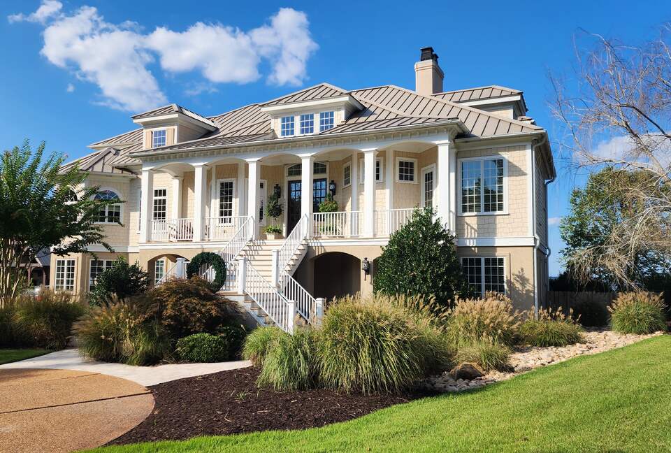 Luxury Estate on York River (2 miles wide) | In historic coastal Virginia - Barhamsville, Virginia