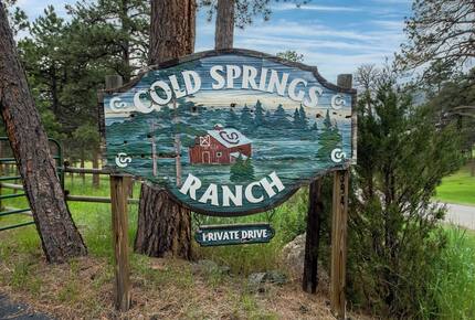 Cold Springs Ranch, 20 Acres, Hot Tub, Frisbee Golf - Golden, Colorado