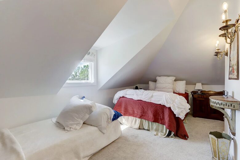 Brenham-Home/Barn & "Little Spot of Heaven" Vacation Retreat - Brenham, Texas