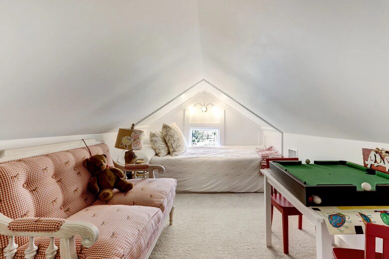 Brenham-Home/Barn & "Little Spot of Heaven" Vacation Retreat - Brenham, Texas