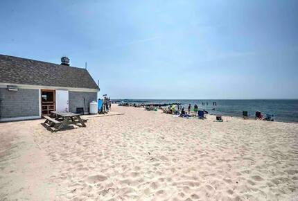 Classic New England Beach Home | Steps from beach and downtown - Falmouth, Massachusetts
