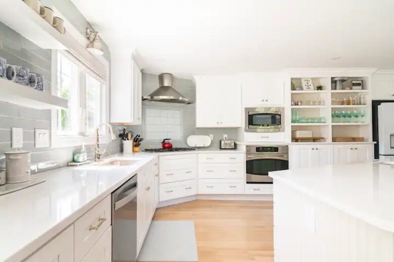 Classic New England Beach Home | Steps from beach and downtown - Falmouth, Massachusetts