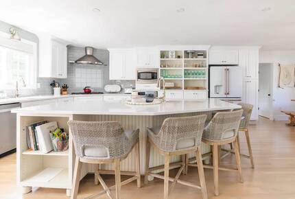 Classic New England Beach Home | Steps from beach and downtown - Falmouth, Massachusetts