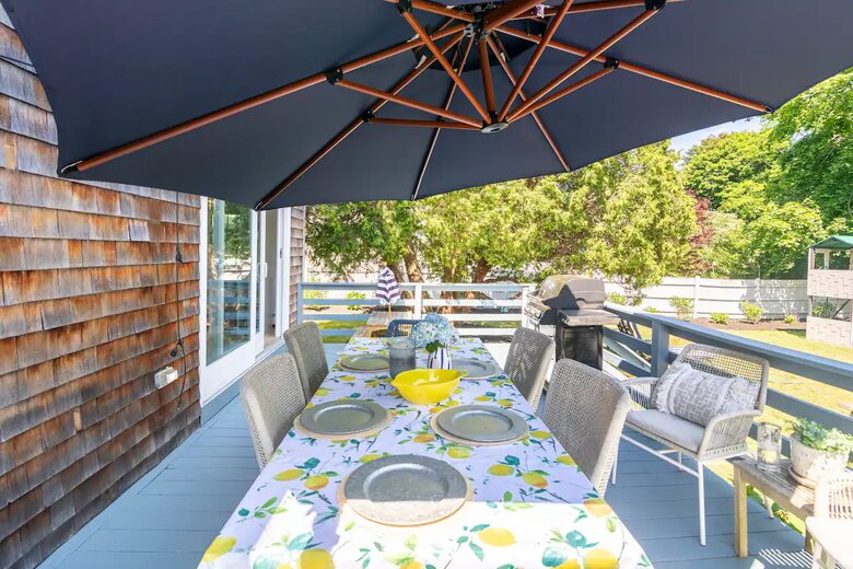 Classic New England Beach Home | Steps from beach and downtown - Falmouth, Massachusetts