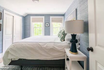 Classic New England Beach Home | Steps from beach and downtown - Falmouth, Massachusetts