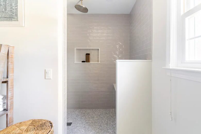 Classic New England Beach Home | Steps from beach and downtown - Falmouth, Massachusetts