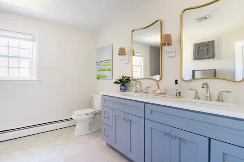 Classic New England Beach Home | Steps from beach and downtown - Falmouth, Massachusetts