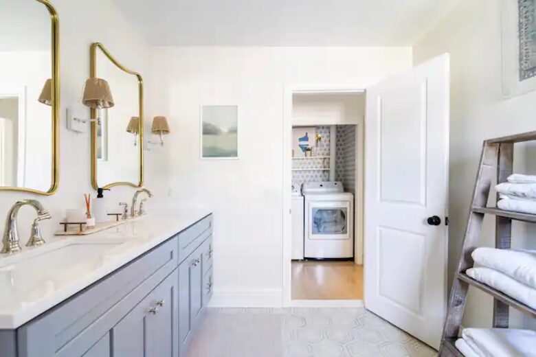 Classic New England Beach Home | Steps from beach and downtown - Falmouth, Massachusetts