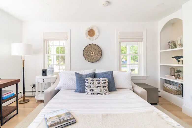 Classic New England Beach Home | Steps from beach and downtown - Falmouth, Massachusetts