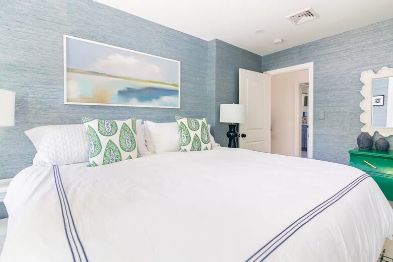 Classic New England Beach Home | Steps from beach and downtown - Falmouth, Massachusetts