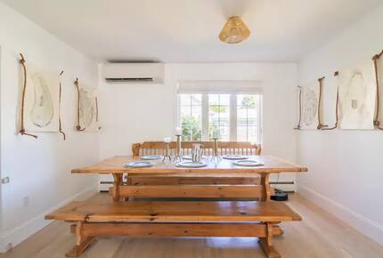 Classic New England Beach Home | Steps from beach and downtown - Falmouth, Massachusetts