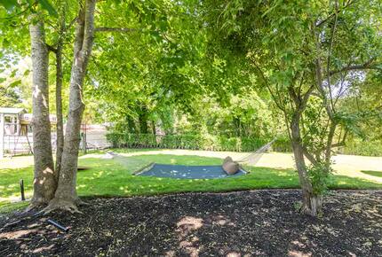 Classic New England Beach Home | Steps from beach and downtown - Falmouth, Massachusetts