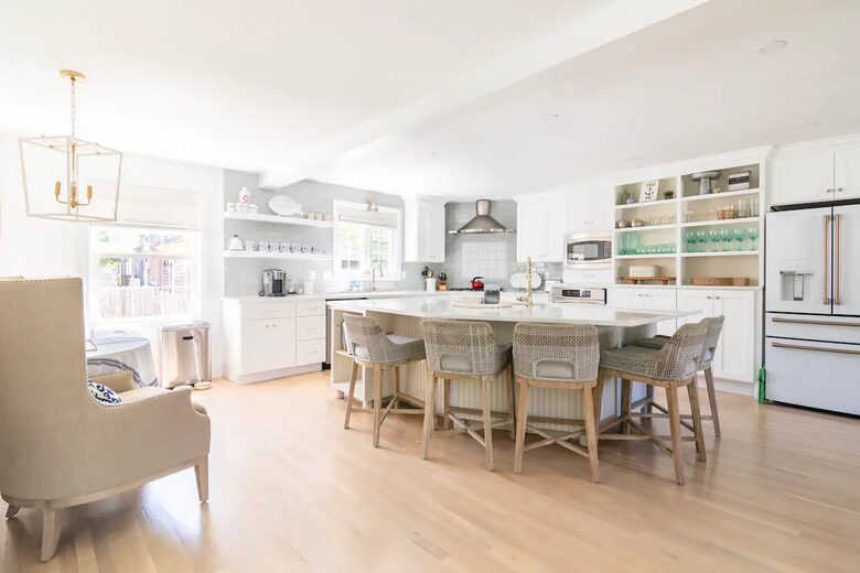 Classic New England Beach Home | Steps from beach and downtown - Falmouth, Massachusetts