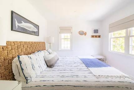 Classic New England Beach Home | Steps from beach and downtown - Falmouth, Massachusetts