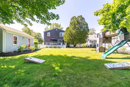 Classic New England Beach Home | Steps from beach and downtown - Falmouth, Massachusetts